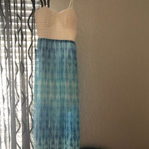 Cream and blue sundress sz juniors large